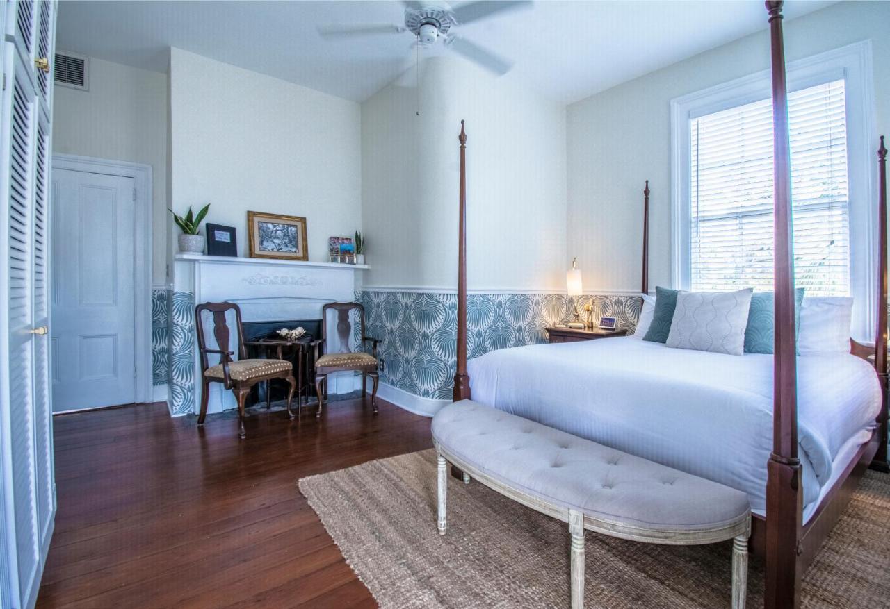 Daybed With Trundle In The Beautiful Ashley Inn 4 Blocks From King St Charleston Exterior photo