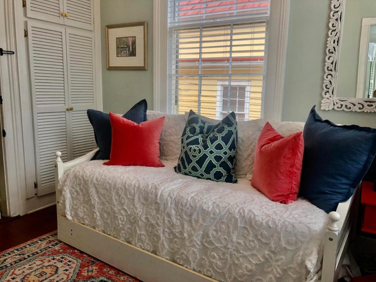 Daybed With Trundle In The Beautiful Ashley Inn 4 Blocks From King St Charleston Exterior photo