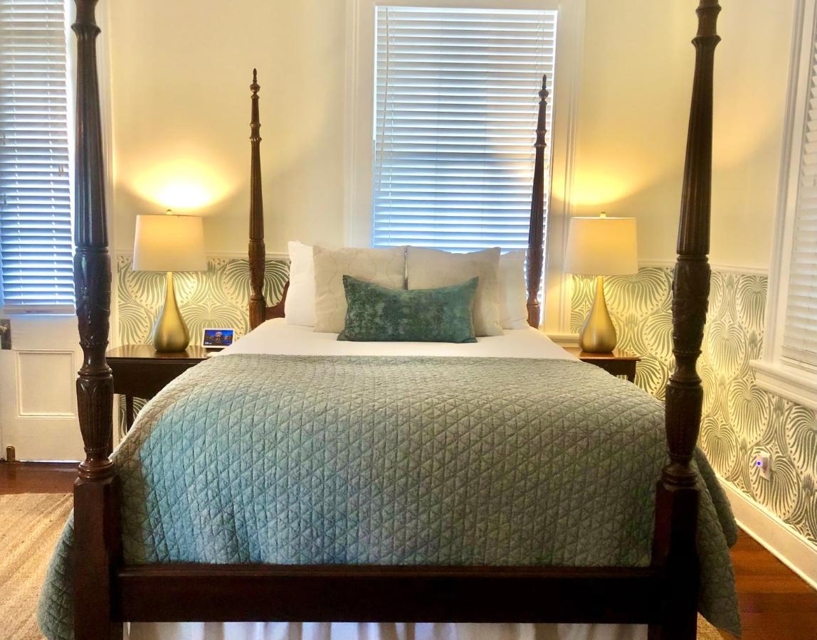 Daybed With Trundle In The Beautiful Ashley Inn 4 Blocks From King St Charleston Exterior photo