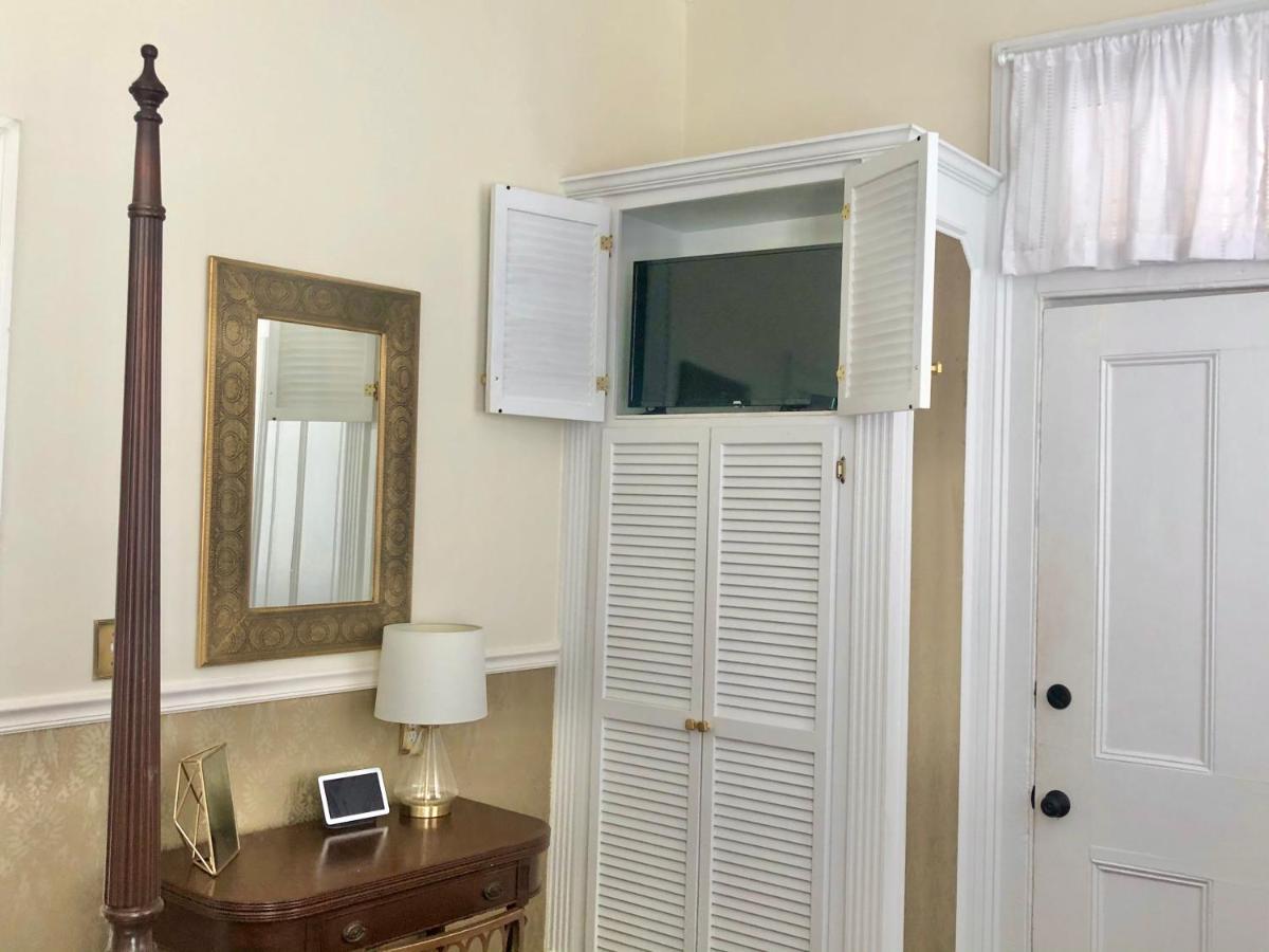 Daybed With Trundle In The Beautiful Ashley Inn 4 Blocks From King St Charleston Exterior photo
