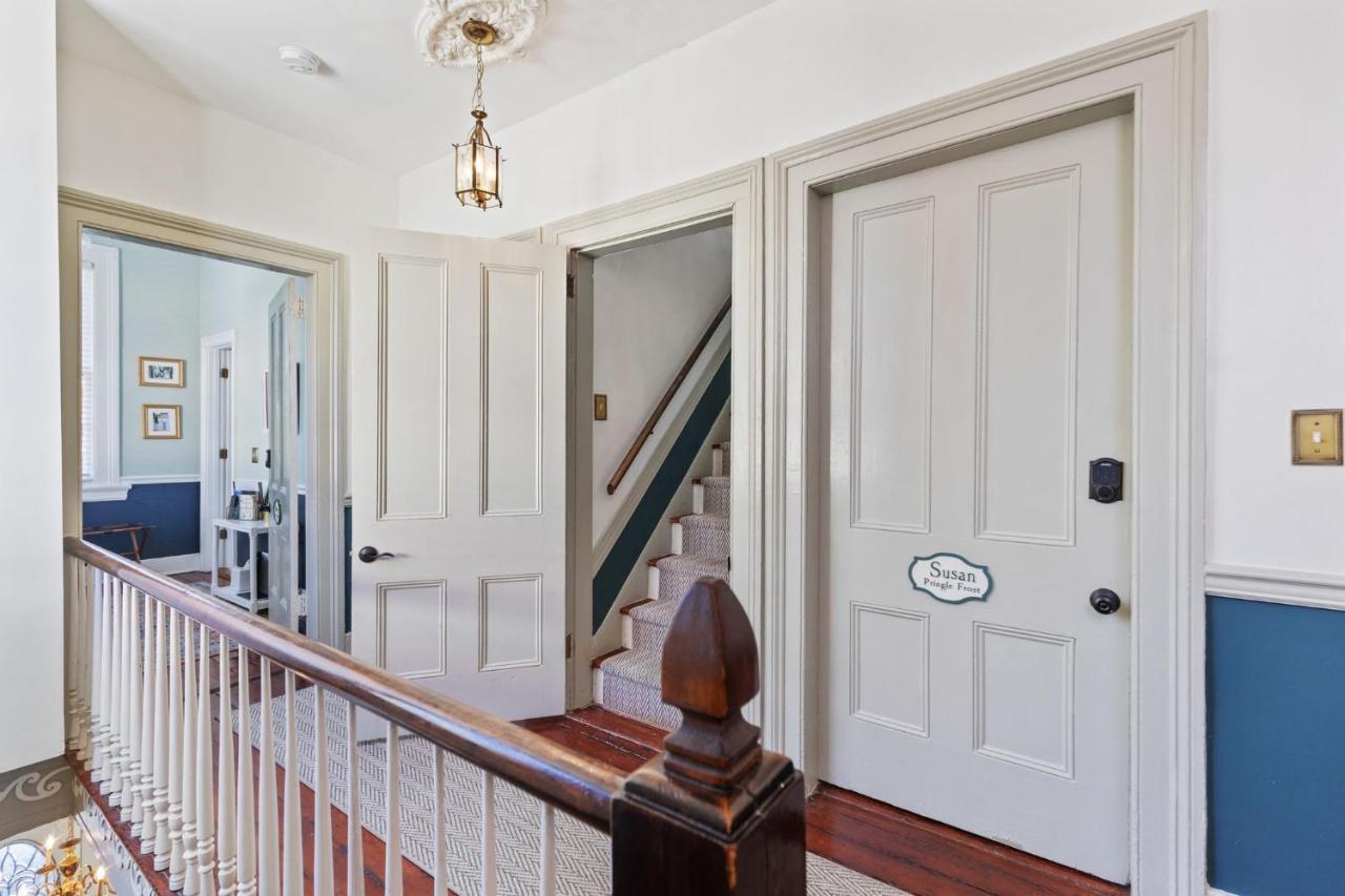 Daybed With Trundle In The Beautiful Ashley Inn 4 Blocks From King St Charleston Exterior photo